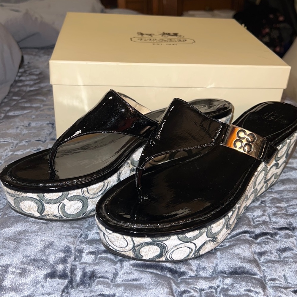 Coach Jan Crinkle Patent Sandals Black with Coach Logo Size 8